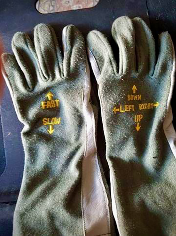 Flying Gloves