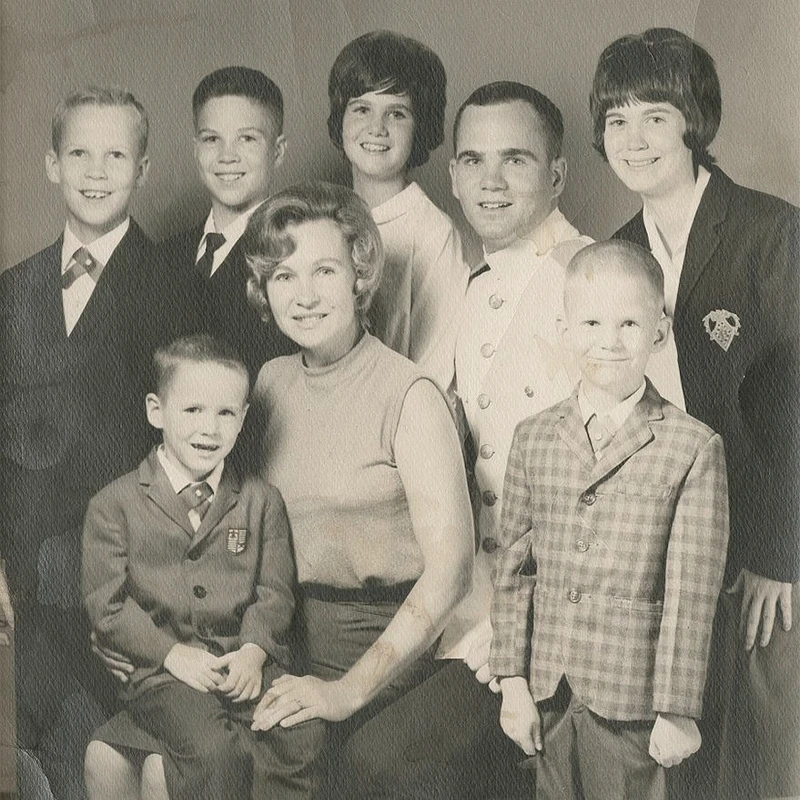 The Conroy Family. From https://sc.edu/about/offices_and_divisions/university_libraries/browse/irvin_dept_special_collections/collections/pat_conroy_archive.php